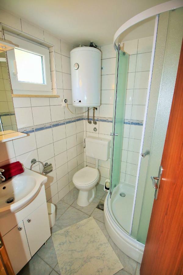 Apartmani Amila-Pisak Exterior photo