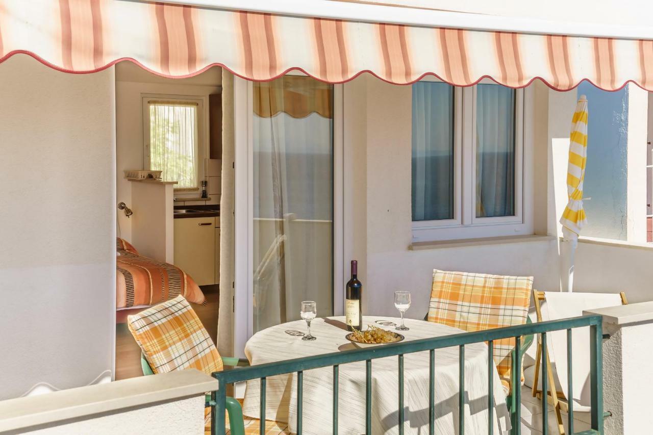 Apartmani Amila-Pisak Exterior photo